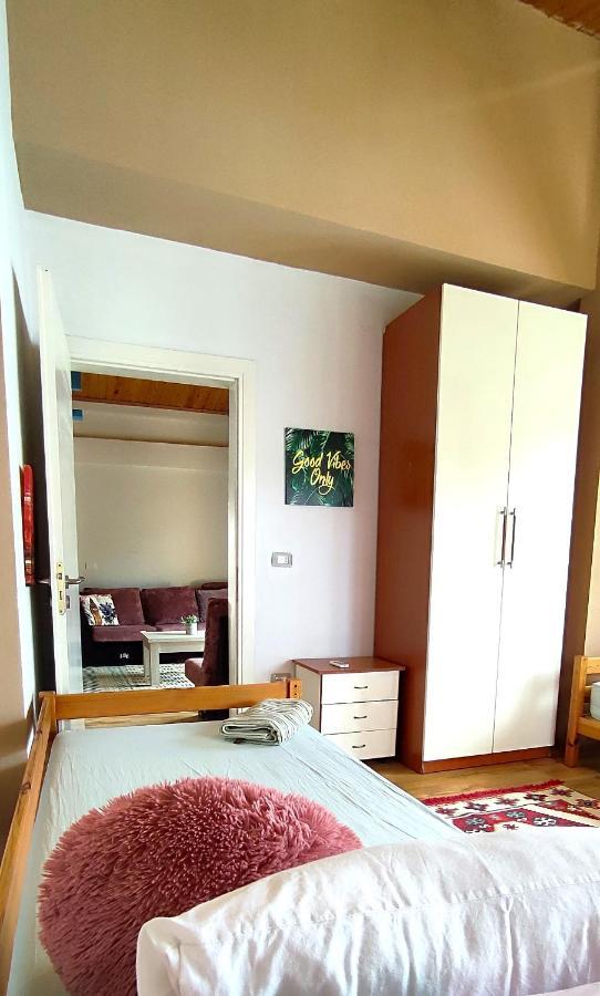 Seasons 3 Apartment Golem (Tirana)