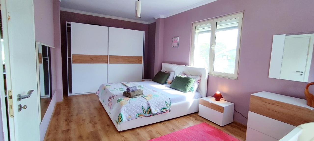 Apartment Seasons 3 Golem (Tirana)