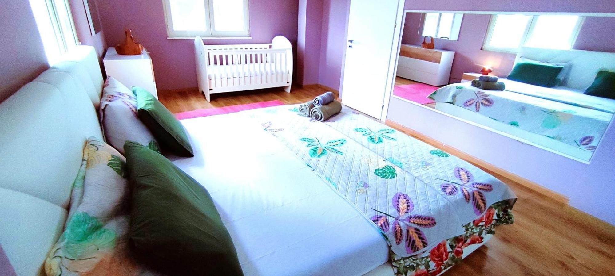 Apartment Seasons 3 *